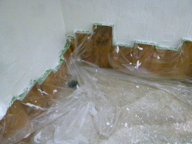 漆喰を刷毛(はけ)で塗ってみた ②