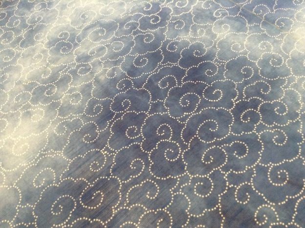 瑞雲柄のスカーフ