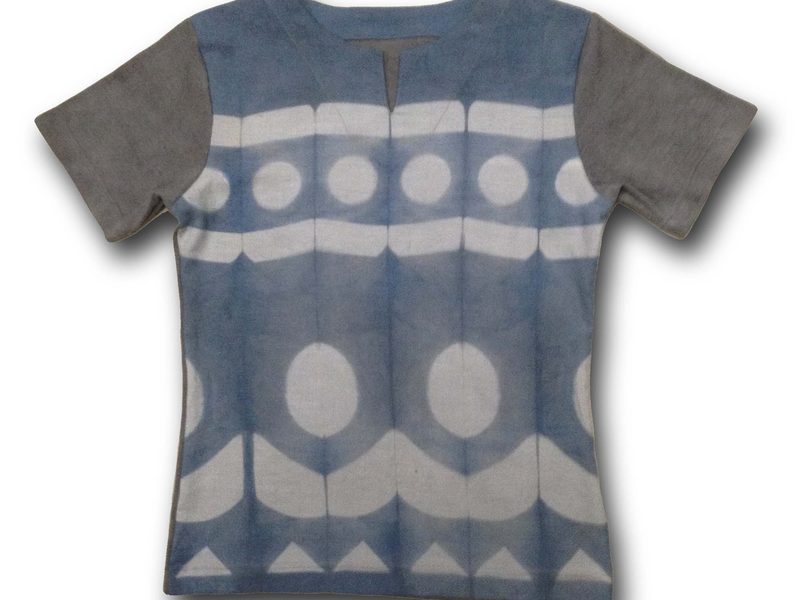 板締め絞りのTシャツ