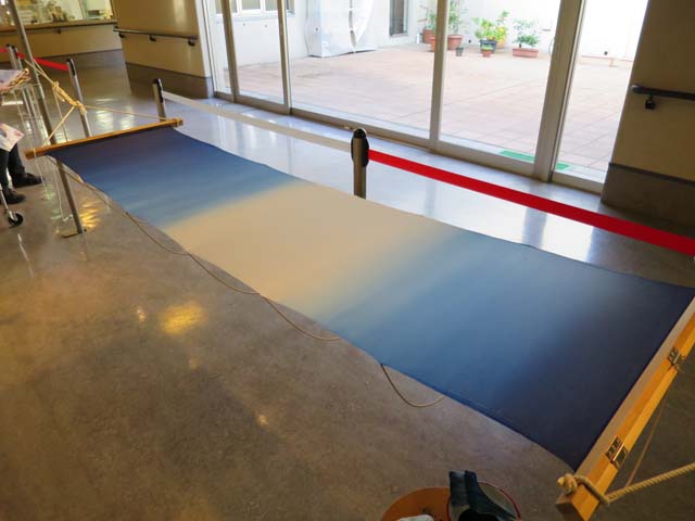 グラデーションのスカーフ