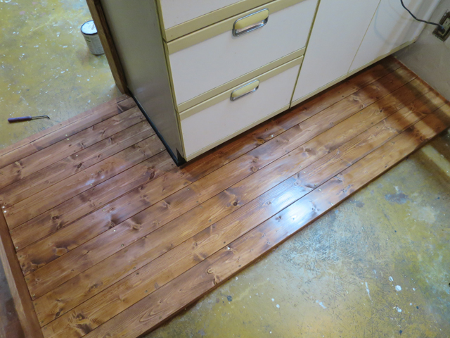 DIY セルフリノベーション『シンクの周辺に床を作る』