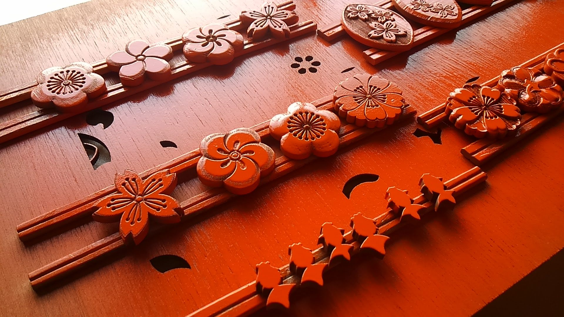 漆塗りのボタン