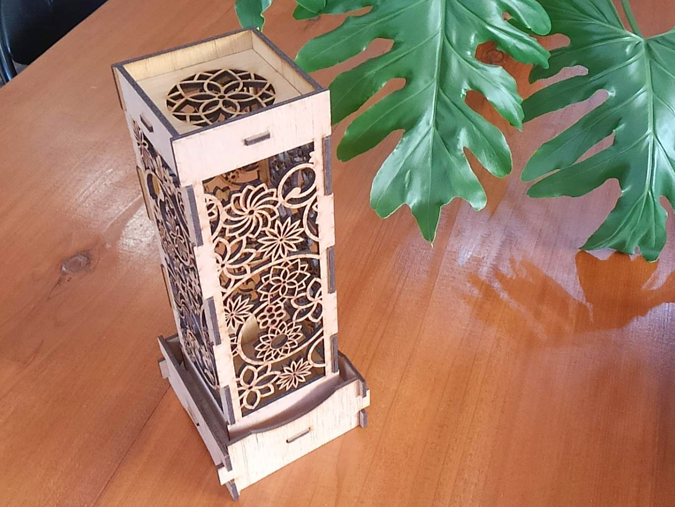 レーザー加工機による試作