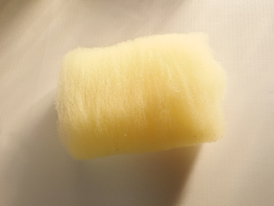 キハダ（黄蘗）で染めたウール