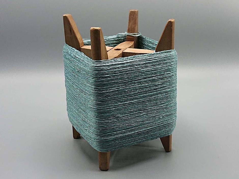 琉球藍の生葉染め（塩もみ法／絹編）