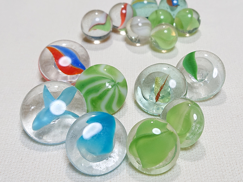 ビー玉ボタンが完成しました。