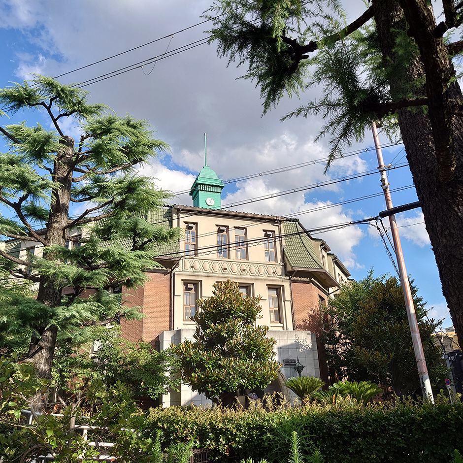 こんにちは、我が母校よ！