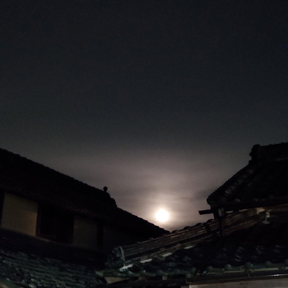 本日の一枚『水煙の月』